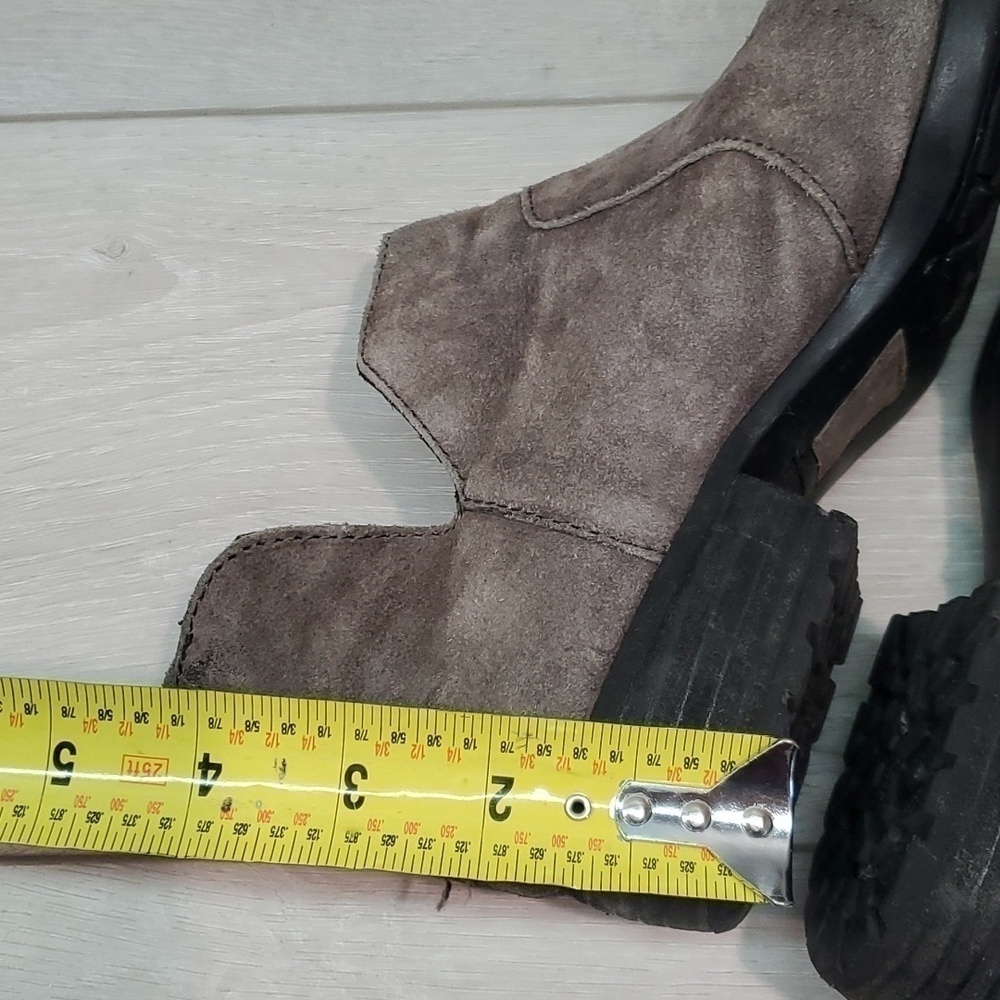 Born Women Kerri Peltro Distressed Leather Heels Boots shoes sz 7.5M - Picture 9 of 16